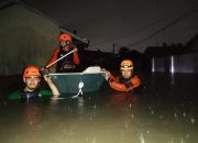 Foto Padang Banjir, DD Singgalang Turunkan Bantuan