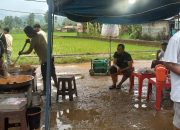 Foto Bantu Korban Banjir, Dapur Umum Pemprov Sumbar sudah Beroperasi di Pessel