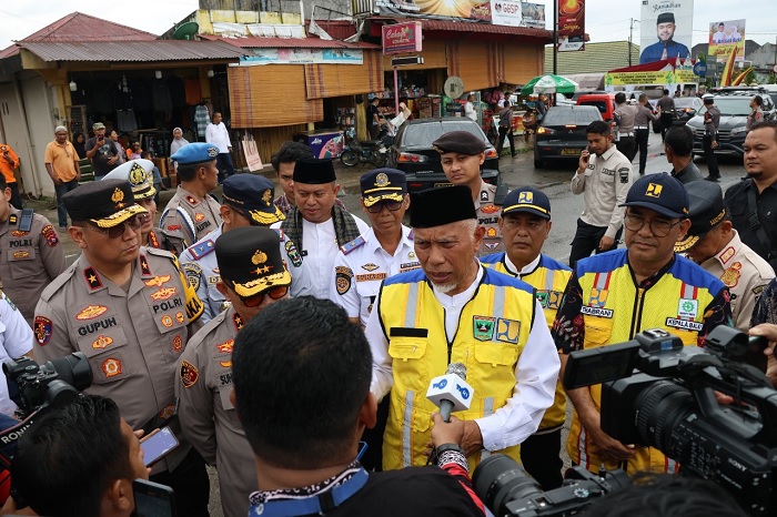 Foto Pelebaran Jalan Kasang-Duku, Mahyeldi Apresiasi Balai Jalan Sumbar