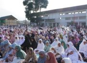 Foto Setelah Empat Tahun, Masyarakat Bersuka Cita Salat Idul Fitri Kembali Digelar di Bancalaweh