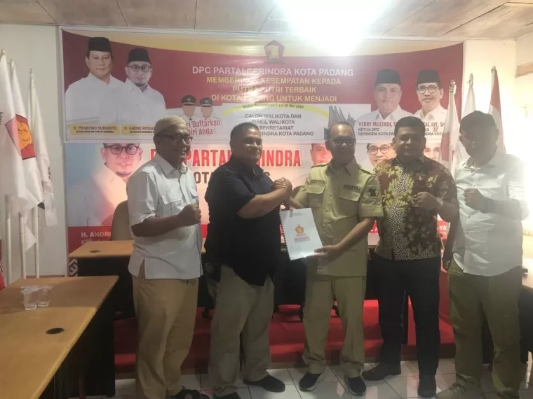Antarkan Dua Berkas Pendaftaran di Gerindra dan PKB, Desrio Putra Siap Bertarung di Pilkada Padang