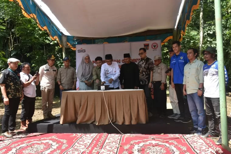 Walikota Padang Hendri Septa meresmikan Objek Wisata Goa Kelelawar, Minggu (12/5/2024).Ist