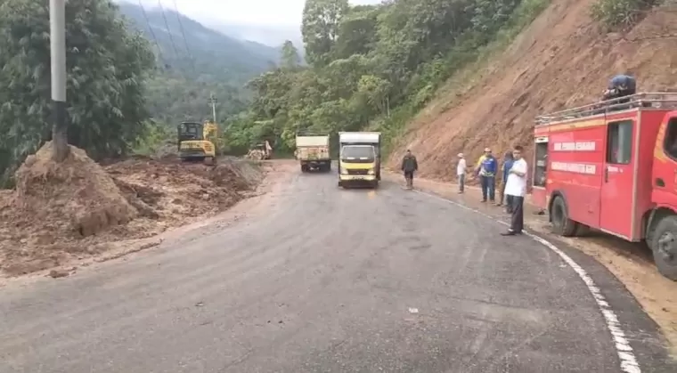 Pembersihan Material Lonsor Tuntas, Jalur Malalak Kembali Normal