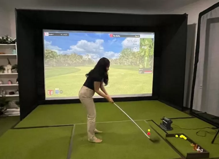 Simulator Golf Telah Hadir di Padang