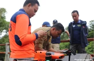 BNPB menerjunkan tim drone guna melakukan pemetaan yang lebih luas terhadap area terdampak galodo Sumatera Barat sekaligus memetakan potensi bencana susulan yang mungkin terjadi. (ist)