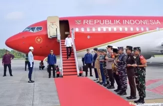 Presiden Jokowi terbang ke Riau. (antara)