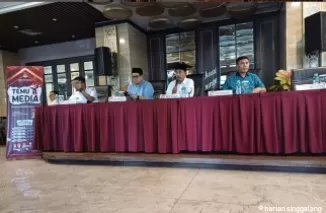KPU Sumatera Barat memberikan keterangan pers terkait kontroversi penetapan pemenang lomba jingle Pilkada Sumbar 2024 yang diadakan oleh KPU Sumbar. (ist)