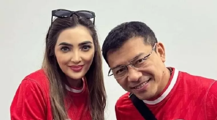 Anang dan Ashanty Disoraki Penonton saat Nyanyi di Laga Indonesia vs Filipina