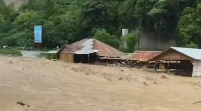 Banjir Landa Kawasan Nagari Sianok Bukittinggi