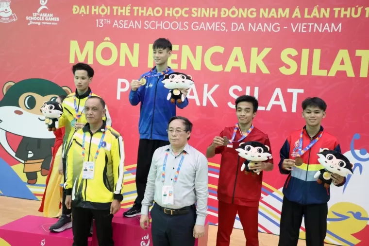 Muhammad Iqbal, pesilat binaan PT Semen Padang, berhasil meraih medali perunggu pada kejuaraan ASEAN Schools Games 2024 yang digelar pada 1-9 Juni 2024 di Vietnam.Ist