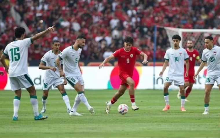 Skuad Indonesia kembali tak berdaya bersua Irak. Garuda takluk 0-2 di Stadion GBK, Kamis (6/6) sore. (*)