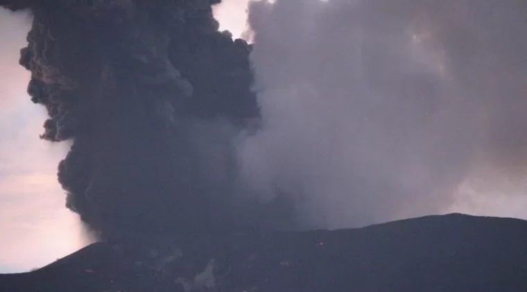 Gunung Marapi Kembali Lontarkan Abu Vulkanik Setinggi 600 Meter