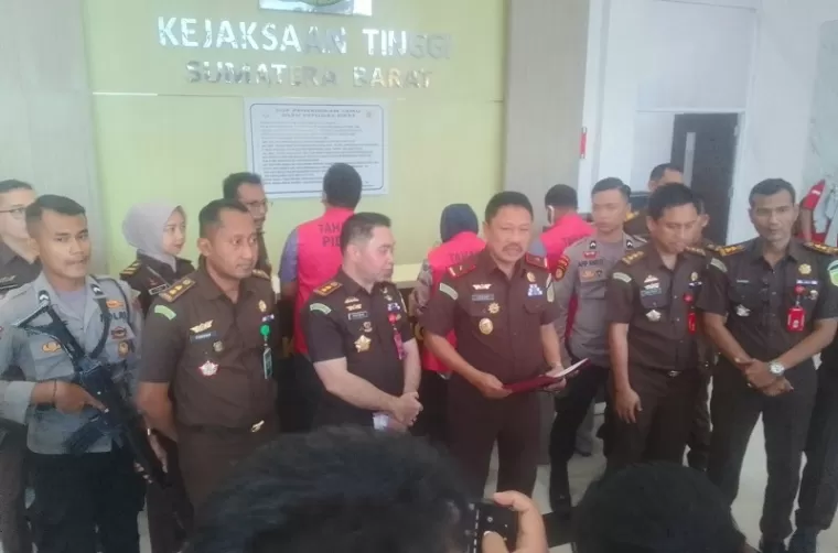 Kasus Dugaan Korupsi Dinas Pendidikan Sumbar, Tujuh Tersangka Ditahan, Satu Orang DPO