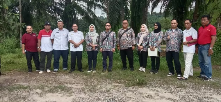 Pemerintah Kabupaten Agam bersama Kepala Balai Perumahan Sumatera Wilayah III, Dinas Perkimtan Provinsi Sumbar dan Balai BPPW Sumbar, melakukan peninjauan terhadap lahan rencana lokasi relokasi korban banjir bandang di Jorong Surabayo Nagari Lubuk Basung