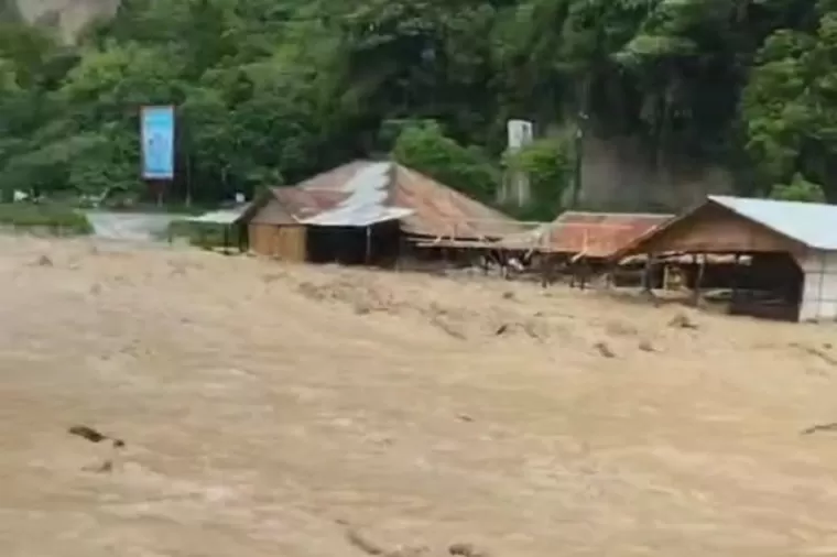 Pemko Bukittinggi Carikan Solusi Banjir Sungai Sianok Hingga ke Pusat