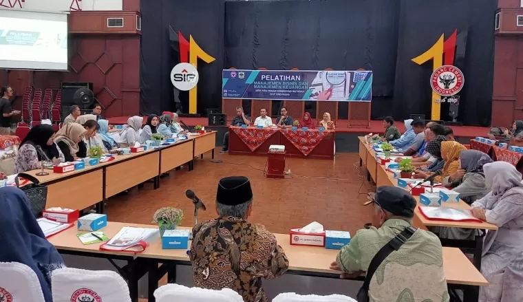 PT Semen Padang bekerja sama dengan LPPM-Unidha, menggelar Pelatihan Manajemen Bisnis dan Manajemen Keuangan di Gedung Serba Guna (GSG) PT Semen Padang Kamis (27/6/2024).Ist