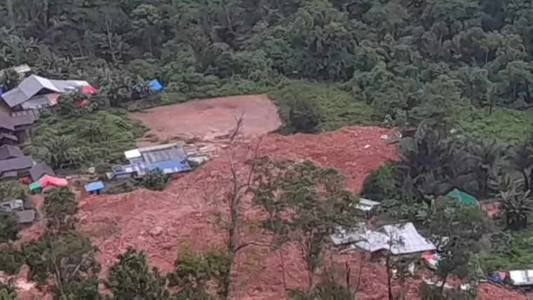 Kawasan tambang emas ilegal di Kabupaten Bone Bolango longsor Minggu, 7 Juli 2024. (Foto: detik.com)