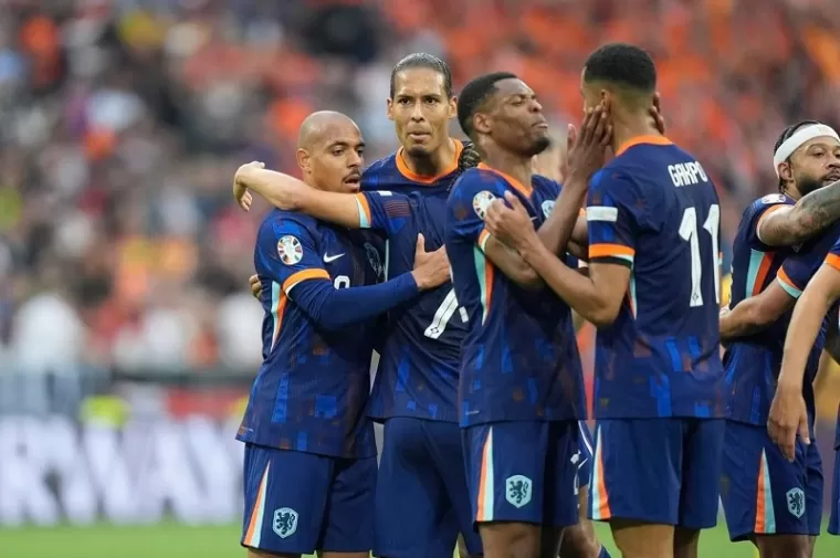 Belanda Singkirkan Turki 2-1, Semifinal Hadapi Inggris