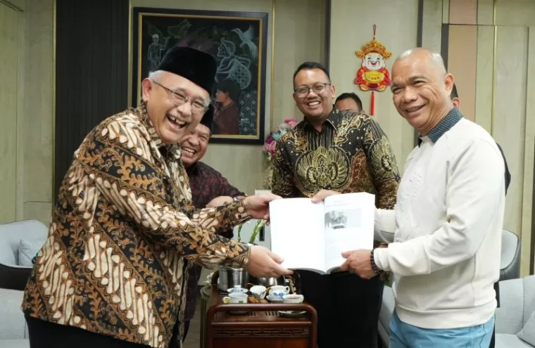 Jaksa Agung Muda Intelijen (Jamintel), Reda Mantovani saat menerima kunjungan Ketua Umum DPP LDII KH Chriswanto Santoso dan jajaran pengurus. (Ist)