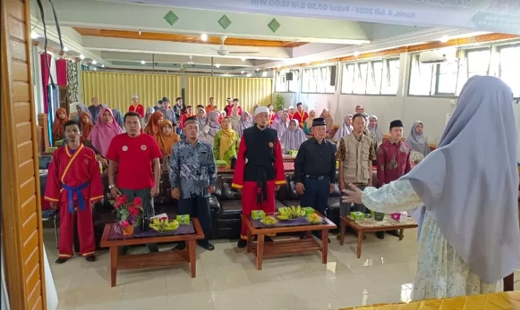 Ketua Tapak Suci Putra Muhammadiyah (TSPM) Provinsi Sumatra Barat H.Jelita Donald menghadiri acara Pencanangan Latihan di TSPM Lubuk Basung di aula panti asuhan, Kamis (4/7)--ist