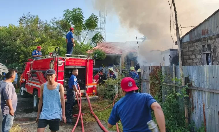 Kebakaran di Kampung Jua Lubeg, Empat Petak Rumah Hangus