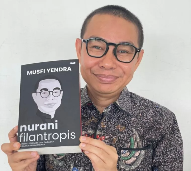 Musfi Yendra Lahirkan Buku Berjudul Nurani Filantropis