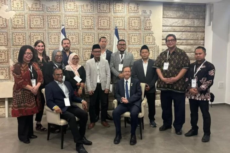 Unusia Bakal Sidangkan Zainul Maarif yang Temui Presiden Israel