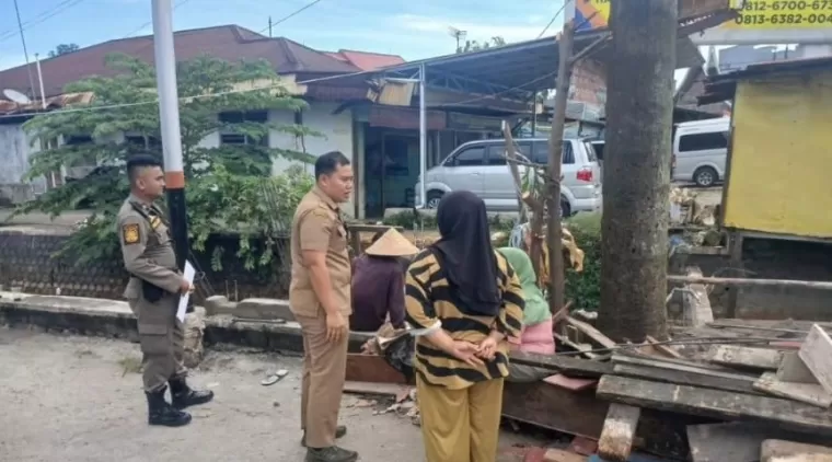 Warga Ulak Karang Ditegur Satpol PP Padang, Ini Penyebabnya