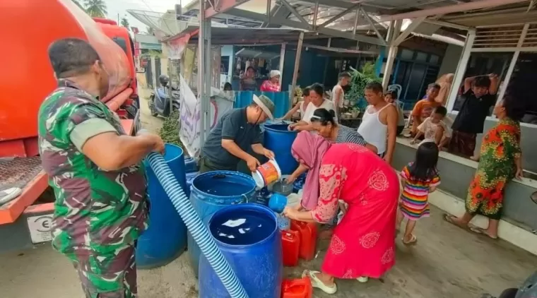 BPBD Padang Distribusikan 10 Ribu Liter Air Bersih Setiap Hari untuk Warga Terdampak Kekeringan