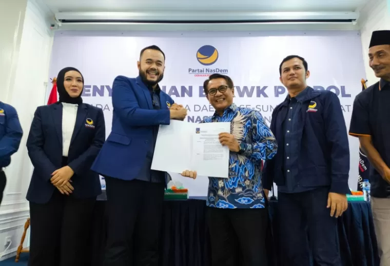 NasDem Serahkan B1 KWK Parpol ke 13 Paslon Pilkada di Sumbar