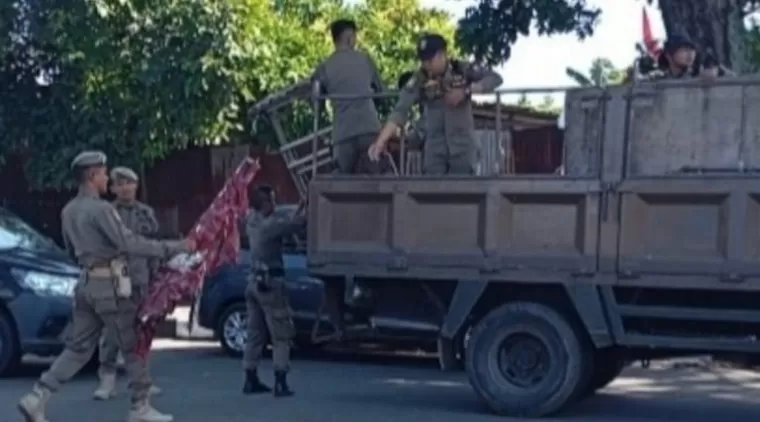 Satpol PP Padang Tertibkan Pedagang Kaki Lima di Empat Lokasi Utama Kota