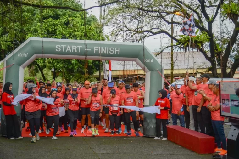 Peserta Semen Padang Fun Run 2024, pada Minggu (11/8) pagi diikuti sekitar 400 orang peserta.Ist