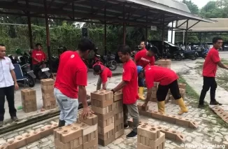 PT Semen Padang menggelar Pelatihan Teknis Pemasangan Semen Padang Bata Interlock (SEPABLOCK) bagi 25 Tukang yang berasal dari ring 1 PT Semen Padang di Diklat PT Semen Padang pada 19 s.d. 21 Agustus 2024.Ist