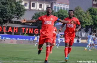 CETAK GOL- Kenneth Ngwoke pencetak satu-satunya gol menjamu PSS Sleman pada pekan ketiga Liga 1, Senin (26/8) sore di Stadion STIK, Jakarta Selatan. (mo spfc)