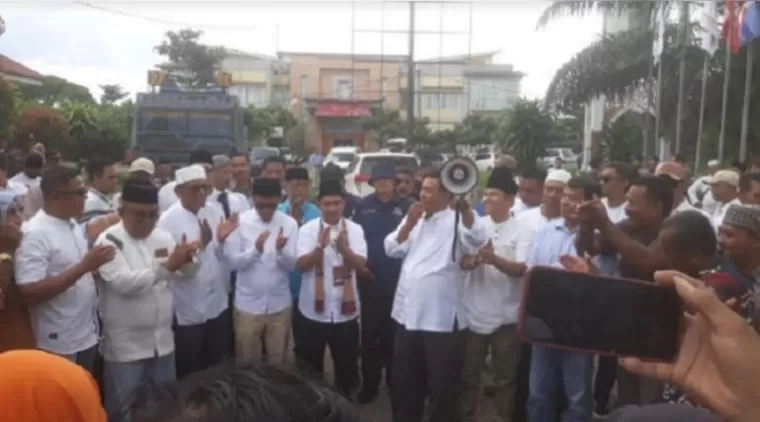 Adi Gunawan - Romi Siska Putra Resmi Daftar, Persaingan Pilkada Dharmasraya Kian Ketat