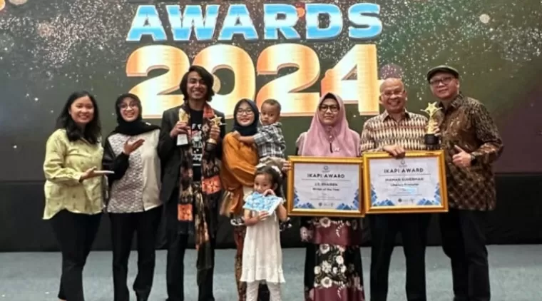 JS Khairen Raih Dua Penghargaan Bergengsi, IKAPI Award dan Islamic Book Fair