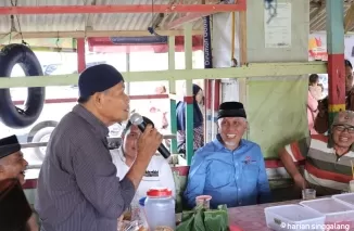 Mahyeldi mendengarkan aspirasi warga