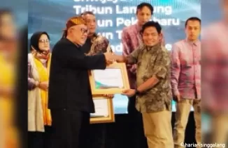 HUT SPS DAN 25 TAHUN UU PERS: Harian Singgalang Terbaik Nasional