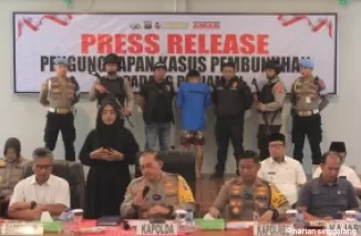 Kapolda Sumbar Irjen Pol Suharyono bersama Bareskrim Polri dan Forkopimda Padang Pariaman memberikan keterangan saat pers release di Polres Padang Pariaman, Jumat (20/9). (ist)