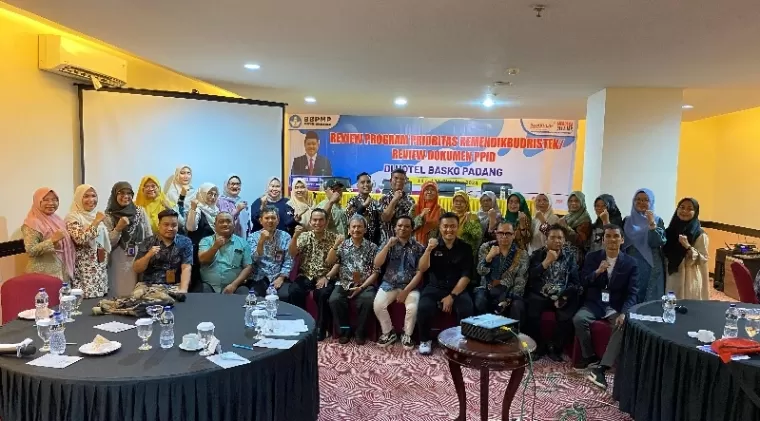 Kegiatan Review Program Prioritas Kemendikbudristek/Review Dokumen PPID yang diadakan BBPMP Sumbar, Kamis dan Jumat (10-11/10) di Padang. (ist)