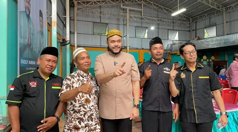 Fadly Amran Bersama PAPERJA (Paguyuban Perantau Jawa) yang melibatkan Keluarga Pedagang Bakso Nusantara (KPBN) dan Keluarga Besar Perantau Jawa (KBPJ). (ist)