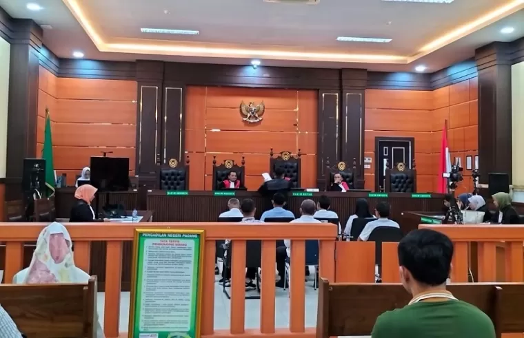 Hakim Tolak Eksepsi PH Terdakwa Dugaan Korupsi Disdik Sumbar