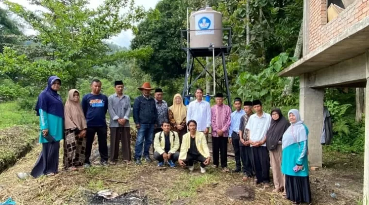 Tim Pengabdian UNP Rancang Mesin Pengolahan Air Tanah di Nagari Koto Tinggi