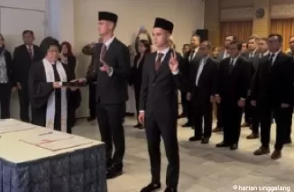 Hilgers dan Reijnders Resmi Menjadi Warga Negara Indonesia