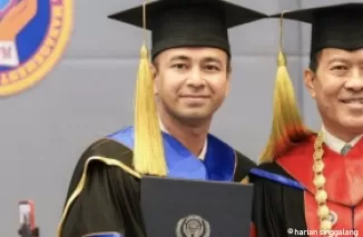 Raffi Ahmad terima penghargaan honoris Causa dari UM. (Foto: TVOnews).