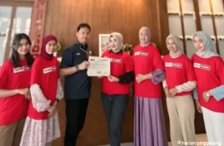 Sumbar Talenta Indonesia Dapat Penghargaan dari   Darianto Harsono, Konsul Jendral RI, Istanbul