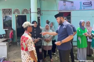 Tinjau Korban Terdampak Longsor di Batang Arau, Fadly Amran Tegaskan Komitmen Lewat Program "Padang Sigap"