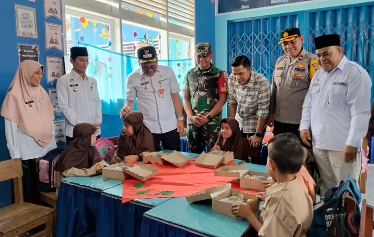 FPG-Forkopimda Uji Coba Makan Bergizi Gratis di Payakumbuh