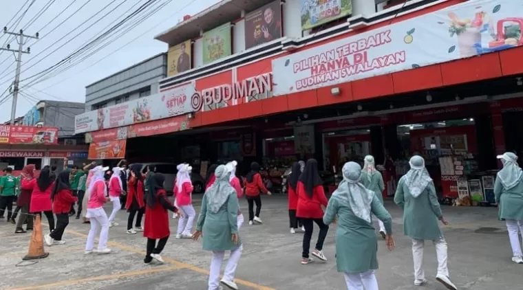 Peringati Hari Stroke Sedunia, Dinkes Bukittinggi Gandeng Entrasol Gelar Senam Sehat