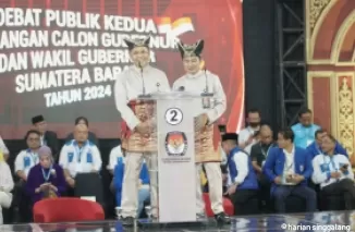 KPU Sumbar Tegaskan tak Ada Larangan Paslon Bawa HP hingga Contekan saat Debat